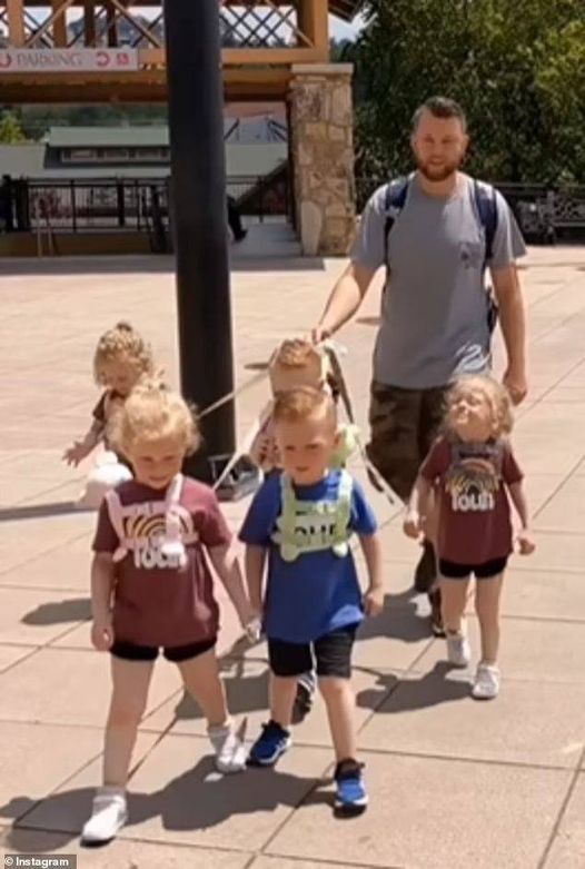 Dad Gets Massively Shamed For Putting Leashes On His 5-year-old 